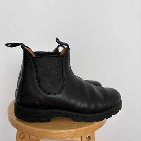 Well Worn Black Leather Blundstone Boots - Picture 1 of 6